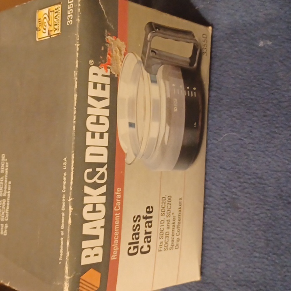 Black & Decker glass c a r a f e